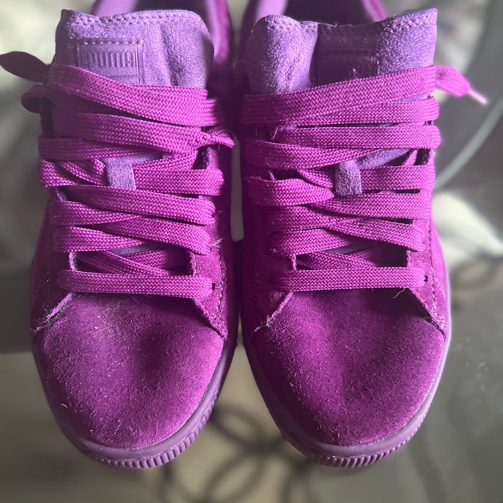 Purple puma shoes Sz: 5.5 in youth
